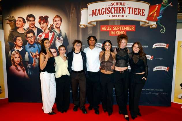 Charlotte Hagenbucher, Luzie Nadjafi, Jakob Weingärtner, Noel Diop, Deniz Akyüz, Emmylou Nensel and Phillis Lara Lau at the premiere of the feature film Die Schule der magischen Tiere 4 at Lichtburg Essen, 14 09 2025 Foto:xT.xSchröerx xFuturexImagex schule_5933