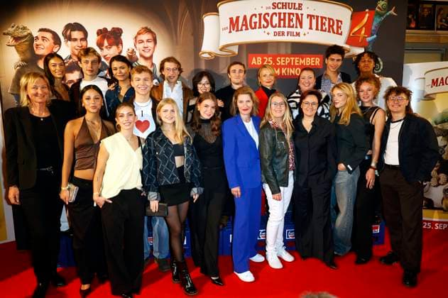 Cast and crew at the premiere of the movie Die Schule der magischen Tiere 4 at Lichtburg Essen, 14 09 2025 Foto:xT.xSchröerx xFuturexImagex schule_5987
