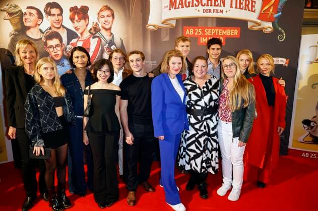 Cast and crew at the premiere of the movie Die Schule der magischen Tiere 4 at Lichtburg Essen, 14 09 2025 Foto:xT.xSchröerx xFuturexImagex schule_5988