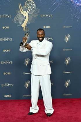 Trammell Tillman with the Emmy for Best Supporting Actor in a Drama Series Severance at the 77 Primetime Emmy Awards 2025 Photocall at the Peacock Theater Los Angeles, 14 09 2025 Foto:xD.xStarbuckx xFuturexImagex emmy_5805