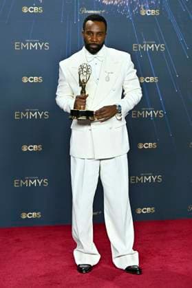 Trammell Tillman with the Emmy for Best Supporting Actor in a Drama Series Severance at the 77 Primetime Emmy Awards 2025 Photocall at the Peacock Theater Los Angeles, 14 09 2025 Foto:xD.xStarbuckx xFuturexImagex emmy_5807
