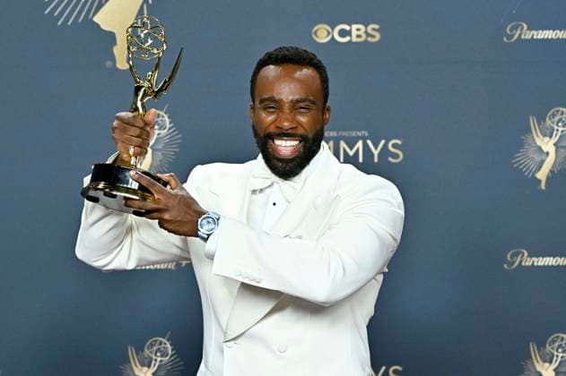 Trammell Tillman with the Emmy for Best Supporting Actor in a Drama Series Severance at the 77 Primetime Emmy Awards 2025 Photocall at the Peacock Theater Los Angeles, 14 09 2025 Foto:xD.xStarbuckx xFuturexImagex emmy_5811