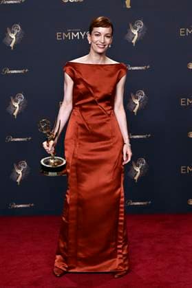 Britt Lower with the Emmy for Best Lead Actress in a Drama Series Severance at the 77 Primetime Emmy Awards 2025 Photocall at the Peacock Theater Los Angeles, 14 09 2025 Foto:xD.xStarbuckx xFuturexImagex emmy_5815