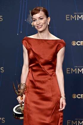 Britt Lower with the Emmy for Best Lead Actress in a Drama Series Severance at the 77 Primetime Emmy Awards 2025 Photocall at the Peacock Theater Los Angeles, 14 09 2025 Foto:xD.xStarbuckx xFuturexImagex emmy_5816