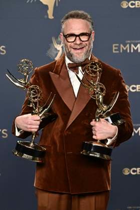 Seth Rogen with the Emmys for the comedy series The Studio at the winners photocall of the 77 Primetime Emmy Awards 2025 at the Peacock Theater Los Angeles, 14 09 2025 Foto:xD.xStarbuckx xFuturexImagex emmy_5984