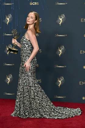 Hannah Einbinder with the Emmy for Best Supporting Actress in a Comedy Series Hacks at the 77 Primetime Emmy Awards 2025 Photocall at the Peacock Theater Los Angeles, 14 09 2025 Foto:xD.xStarbuckx xFuturexImagex emmy_5839