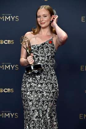 Hannah Einbinder with the Emmy for Best Supporting Actress in a Comedy Series Hacks at the 77 Primetime Emmy Awards 2025 Photocall at the Peacock Theater Los Angeles, 14 09 2025 Foto:xD.xStarbuckx xFuturexImagex emmy_5843