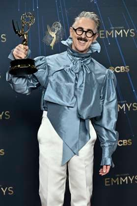 Alan Cumming with the Emmy for Best Reality Competition Program The Traitors at the Winner Photocall of the 77 Primetime Emmy Awards 2025 at the Peacock Theater Los Angeles, 14 09 2025 Foto:xD.xStarbuckx xFuturexImagex emmy_5885