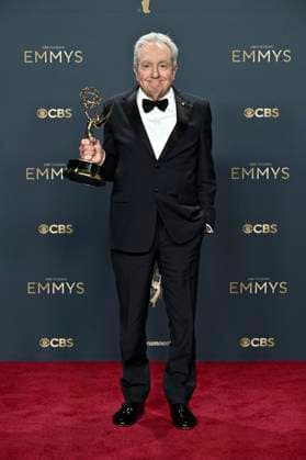 Lorne Michaels with the Emmy for Outstanding Variety Special Live for SNL50 The Anniversary Special at the 77 Primetime Emmy Awards 2025 Photocall at the Peacock Theater Los Angeles, 14 09 2025 Foto:xD.xStarbuckx xFuturexImagex emmy_5889