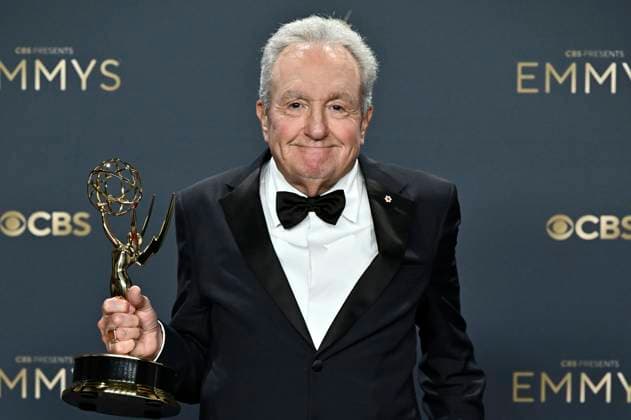 Lorne Michaels with the Emmy for Outstanding Variety Special Live for SNL50 The Anniversary Special at the 77 Primetime Emmy Awards 2025 Photocall at the Peacock Theater Los Angeles, 14 09 2025 Foto:xD.xStarbuckx xFuturexImagex emmy_5891