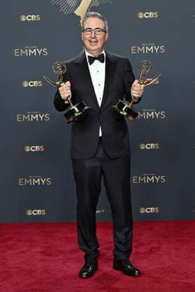 Stephen Colbert with the Emmy for Best Talk Series The Late Show with Stephen Colbert at the 77 Primetime Emmy Awards 2025 Photocall at the Peacock Theater Los Angeles, September 14, 2025 Foto:xD.xStarbuckx xFuturexImagex emmy_5898