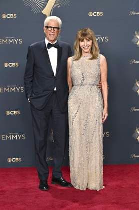 Ted Danson and Mary Steenburgen, recipients of the Bob Hope Humanitarian Award, at the 77 Primetime Emmy Awards 2025 Photocall at the Peacock Theater Los Angeles, 14 09 2025 Foto:xD.xStarbuckx xFuturexImagex emmy_5908