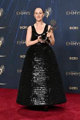 Erin Doherty with the Emmy for Best Supporting Actress in a Mini Series Adolescence at the 77 Primetime Emmy Awards 2025 Photocall at the Peacock Theater Los Angeles, 14 09 2025 Foto:xD.xStarbuckx xFuturexImagex emmy_5912