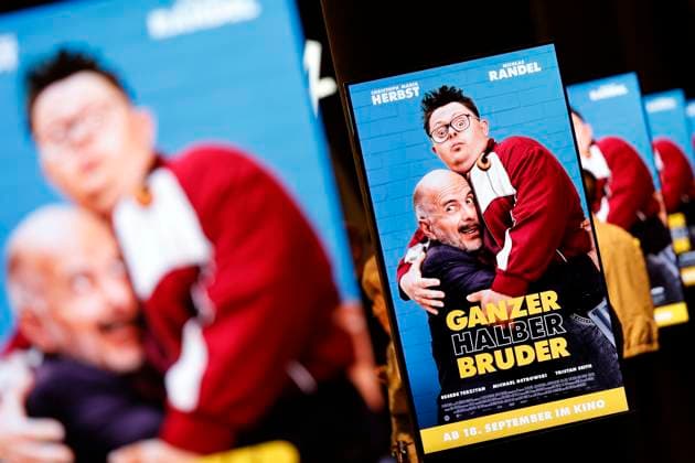 Film posters for the movie to be seen at the premiere of the movie Ganzer Halber Bruder at Cinedom Cologne Cologne, 15 09 2025 NRW Germany Copyright: xChristophxHardtx