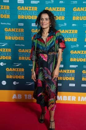 Red carpet, red carpet show, arrival, arrival, film premiere GANZER HALBER BRUDER on 15 09 2025 at the Cinedom cinema in Cologne,