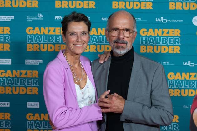 Christoph Maria HERBST, actor, with wife Gisi Herbst, red carpet, red carpet show, arrival, film premiere GANZER HALBER BRUDER on 15 09 2025 at the Cinedom cinema in Cologne,