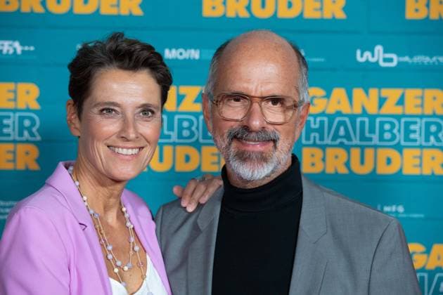 Christoph Maria HERBST, actor, with wife Gisi Herbst, red carpet, red carpet show, arrival, film premiere GANZER HALBER BRUDER on 15 09 2025 at the Cinedom cinema in Cologne,