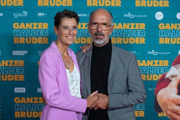 Christoph Maria HERBST, actor, with wife Gisi Herbst, red carpet, red carpet show, arrival, film premiere GANZER HALBER BRUDER on 15 09 2025 at the Cinedom cinema in Cologne,