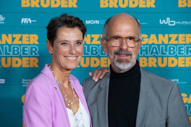 Christoph Maria HERBST, actor, with wife Gisi Herbst, red carpet, red carpet show, arrival, film premiere GANZER HALBER BRUDER on 15 09 2025 at the Cinedom cinema in Cologne,