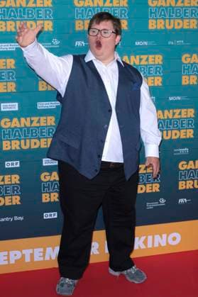 Nico Randel at the premiere of the movie Ganzer halber Bruder at Cinedom Cologne, 15 09 2025 Foto:xR.xSchmiegeltx xFuturexImagex bruder_5914