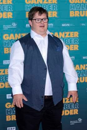 Nico Randel at the premiere of the movie Ganzer halber Bruder at Cinedom Cologne, 15 09 2025 Foto:xR.xSchmiegeltx xFuturexImagex bruder_5918