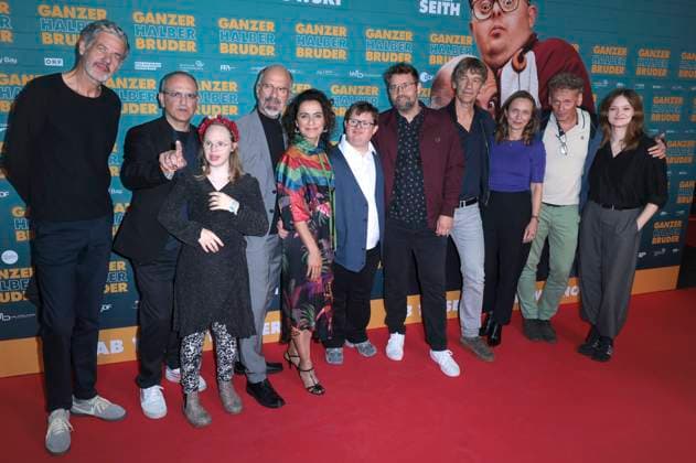Clemente Fernandez Gil , guest, Christoph Maria Herbst, Sesede Terziyan, Nico Randel, Hanno Olderdissen, Boris Schönfelder and team at the premiere of the feature film Ganzer halber Bruder at Cinedom Cologne, 15 09 2025 Foto:xR.xSchmiegeltx xFuturexImagex bruder_5920