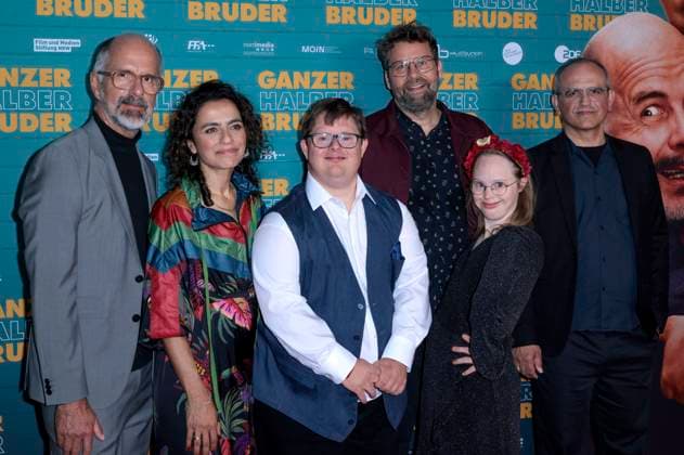 Christoph Maria Herbst, Sesede Terziyan, Nico Randel, Hanno Olderdissen, guest and Clemente Fernandez Gil at the premiere of the feature film Ganzer halber Bruder at Cinedom Cologne, 15 09 2025 Foto:xR.xSchmiegeltx xFuturexImagex bruder_5927