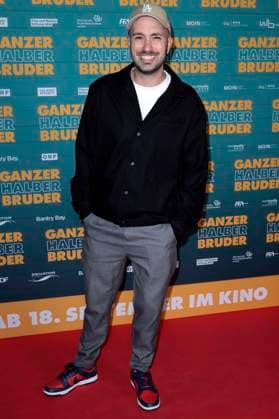 Dominik Porschen at the premiere of the movie Ganzer halber Bruder at Cinedom Cologne, 15 09 2025 Foto:xR.xSchmiegeltx xFuturexImagex bruder_5951