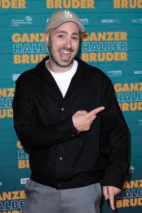 Dominik Porschen at the premiere of the movie Ganzer halber Bruder at Cinedom Cologne, 15 09 2025 Foto:xR.xSchmiegeltx xFuturexImagex bruder_5957