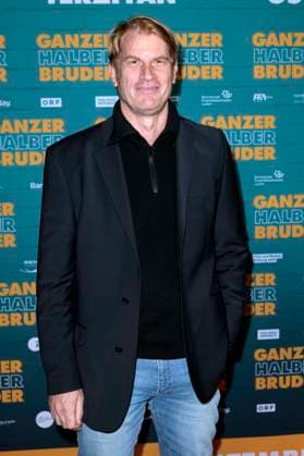 Enno Kalisch at the premiere of the movie Ganzer halber Bruder at Cinedom Cologne, 15 09 2025 Foto:xR.xSchmiegeltx xFuturexImagex bruder_5959