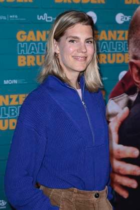 Bettine Langehein at the premiere of the movie Ganzer halber Bruder at Cinedom Cologne, 15 09 2025 Foto:xR.xSchmiegeltx xFuturexImagex bruder_5976