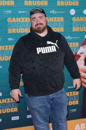 Tristan Seith at the premiere of the movie Ganzer halber Bruder at Cinedom Cologne, 15 09 2025 Foto:xR.xSchmiegeltx xFuturexImagex bruder_5979