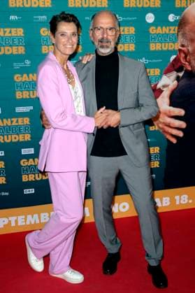 Christoph Maria Herbst with his wife Gisi Herbst at the premiere of the movie Ganzer halber Bruder at Cinedom Cologne, 15 09 2025 Foto:xR.xSchmiegeltx xFuturexImagex bruder_5991