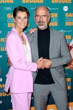 Christoph Maria Herbst with his wife Gisi Herbst at the premiere of the movie Ganzer halber Bruder at Cinedom Cologne, 15 09 2025 Foto:xR.xSchmiegeltx xFuturexImagex bruder_5994