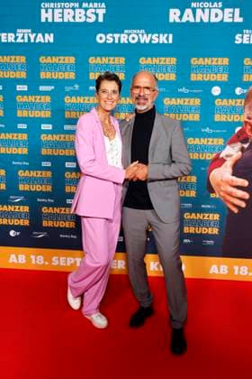 Actor Christoph Maria Herbst and his wife Gisi Herbst at the premiere of the movie Ganzer Halber Bruder at Cinedom Cologne Cologne, 15 09 2025 NRW Germany Copyright: xChristophxHardtx