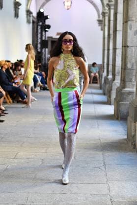 Mercedes-Benz Fashion Week de Madrid - Devota & Lomba in Spain - 15 Sep 2025 A model walks the runway wearing a design by DUYOS during Mercedes-Benz Fashion Week de Madrid in IFERMA. Madrid Spain Copyright: xAtilanoxGarciax xSOPAxImagesx FOTO47928