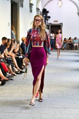 Mercedes-Benz Fashion Week de Madrid - Devota & Lomba in Spain - 15 Sep 2025 A model walks the runway wearing a design by DUYOS during Mercedes-Benz Fashion Week de Madrid in IFERMA. Madrid Spain Copyright: xAtilanoxGarciax xSOPAxImagesx FOTO47947