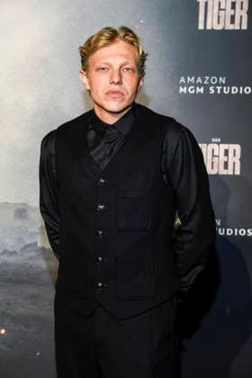abb Leonhard Kunz as a guest on the red carpet at the world premiere of the Amazon film The Tiger at the cinema in the Kulturbrauerei, Berlin on 15 09 2025