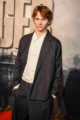 abb Yoran Leicher as a guest on the red carpet at the world premiere of the Amazon film The Tiger at the cinema in the Kulturbrauerei, Berlin on 15 09 2025