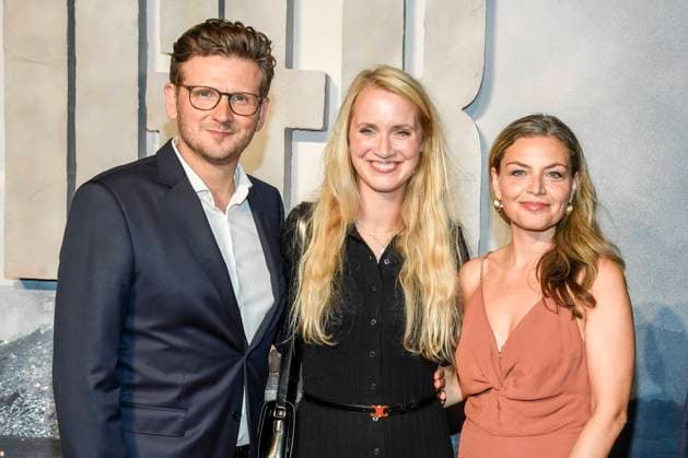 abb Dennis Gansel, and his wife Ann Kristin and Stephanie Puls as guests on the red carpet at the world premiere of the Amazon film The Tiger at the cinema in the Kulturbrauerei, Berlin on 15 09 2025