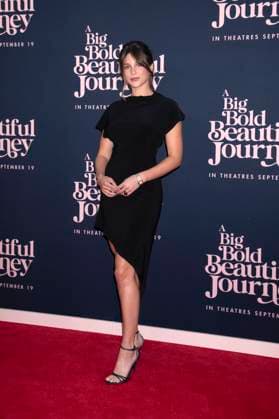 Lucy Thomas at the premiere of the movie A Big Bold Beautiful Journey at AMC Lincoln Square New York, 15 09 2025 Foto:xB.xHinex xFuturexImagex beautiful_5905