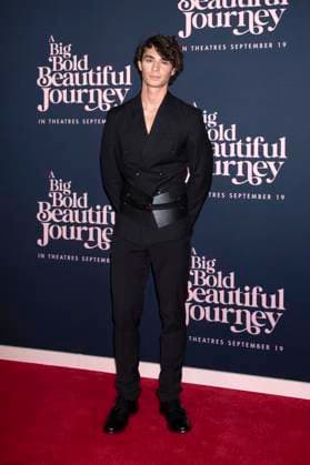 Yuvi Hecht at the premiere of the movie A Big Bold Beautiful Journey at AMC Lincoln Square New York, 15 09 2025 Foto:xB.xHinex xFuturexImagex beautiful_5928