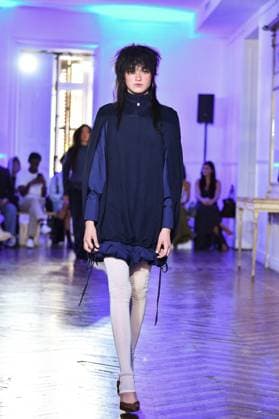 Mercedes-Benz Fashion Week in Madrid, Spain - 16 Sept 2025 A model walks the runway wearing a design by E.R.A.X. during Mercedes-Benz Fashion Week in IFERMA. Madrid Spain Copyright: xAtilanoxGarciax xSOPAxImagesx FOTO48033