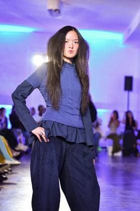 Mercedes-Benz Fashion Week in Madrid, Spain - 16 Sept 2025 A model walks the runway wearing a design by E.R.A.X. during Mercedes-Benz Fashion Week in IFERMA. Madrid Spain Copyright: xAtilanoxGarciax xSOPAxImagesx FOTO48035