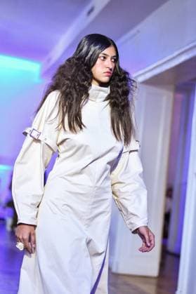Mercedes-Benz Fashion Week in Madrid, Spain - 16 Sept 2025 A model walks the runway wearing a design by E.R.A.X. during Mercedes-Benz Fashion Week in IFERMA. Madrid Spain Copyright: xAtilanoxGarciax xSOPAxImagesx FOTO48043