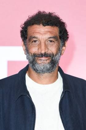 Classe Moyenne Premiere Ramzy Bedia attending the Classe Moyenne Premiere at the Pathe Palace cinema in Paris, France on September 16, 2025. Photo by Aurore Marechal ABACAPRESS.COM Paris France  Copyright: xMarechalxAurore ABACAx