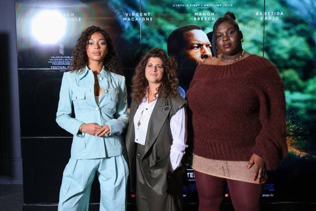 Muganga Premiere - Paris Babetida Sadjo, Marie-Helene Roux and Déborah Lukumuena attend the photocall for the premiere of Muganga held at the UGC Les Halles in Paris, France on September 16, 2025. Photo by David Boyer ABACAPRESS.COM Paris France  Copyright: xBoyerxDavid ABACAx