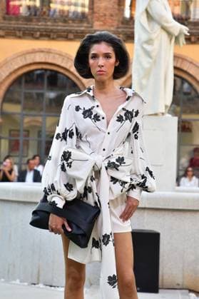 Mercedes-Benz Fashion Week de Madrid - Maison Mesa in Spain - 16 Sep 2025 A model walks the runway wearing a design by Maison Mesa during Mercedes-Benz Fashion Week de Madrid in IFERMA. Madrid Spain Copyright: xAtilanoxGarciax xSOPAxImagesx FOTO48062