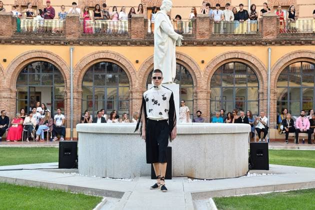Mercedes-Benz Fashion Week de Madrid - Maison Mesa in Spain - 16 Sep 2025 A model walks the runway wearing a design by Maison Mesa during Mercedes-Benz Fashion Week de Madrid in IFERMA. Madrid Spain Copyright: xAtilanoxGarciax xSOPAxImagesx FOTO48068