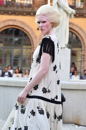 Mercedes-Benz Fashion Week de Madrid - Maison Mesa in Spain - 16 Sep 2025 A model walks the runway wearing a design by Maison Mesa during Mercedes-Benz Fashion Week de Madrid in IFERMA. Madrid Spain Copyright: xAtilanoxGarciax xSOPAxImagesx FOTO48072